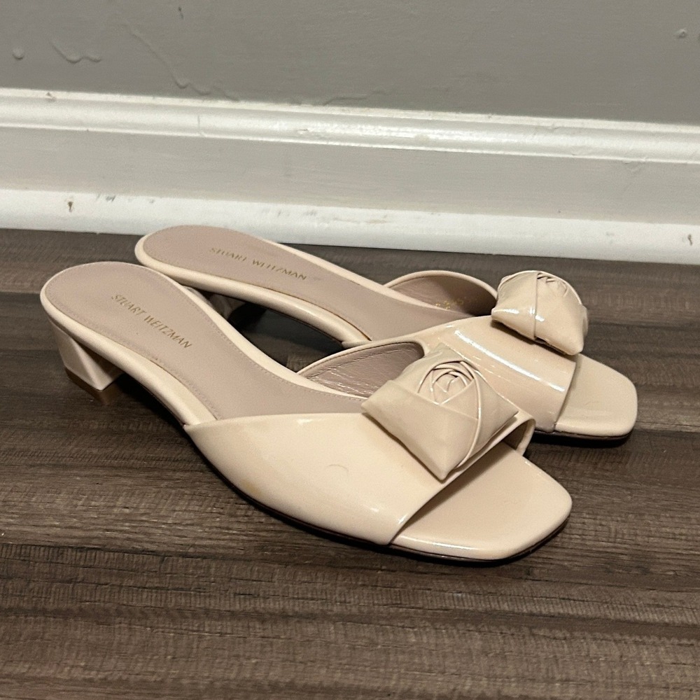 Stuart Weitzman Slide Sandals Women 7.5 Beige Rosette Patent Leather Coquette